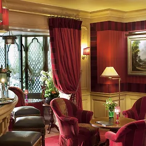 Hotel Chambiges Elysees, Paris